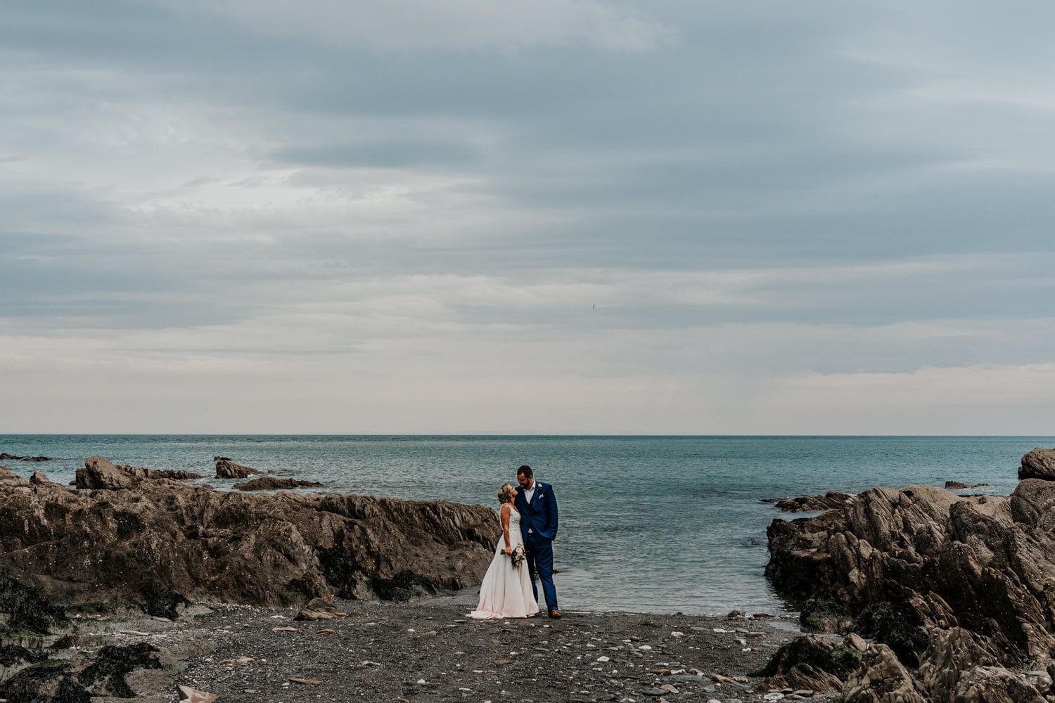 bride and groom at tunnels beaches